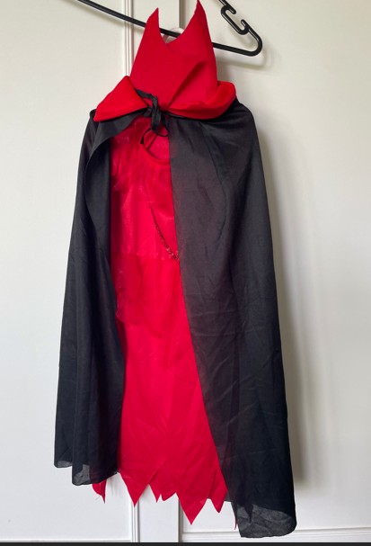 Dracula Dress, size 5-6